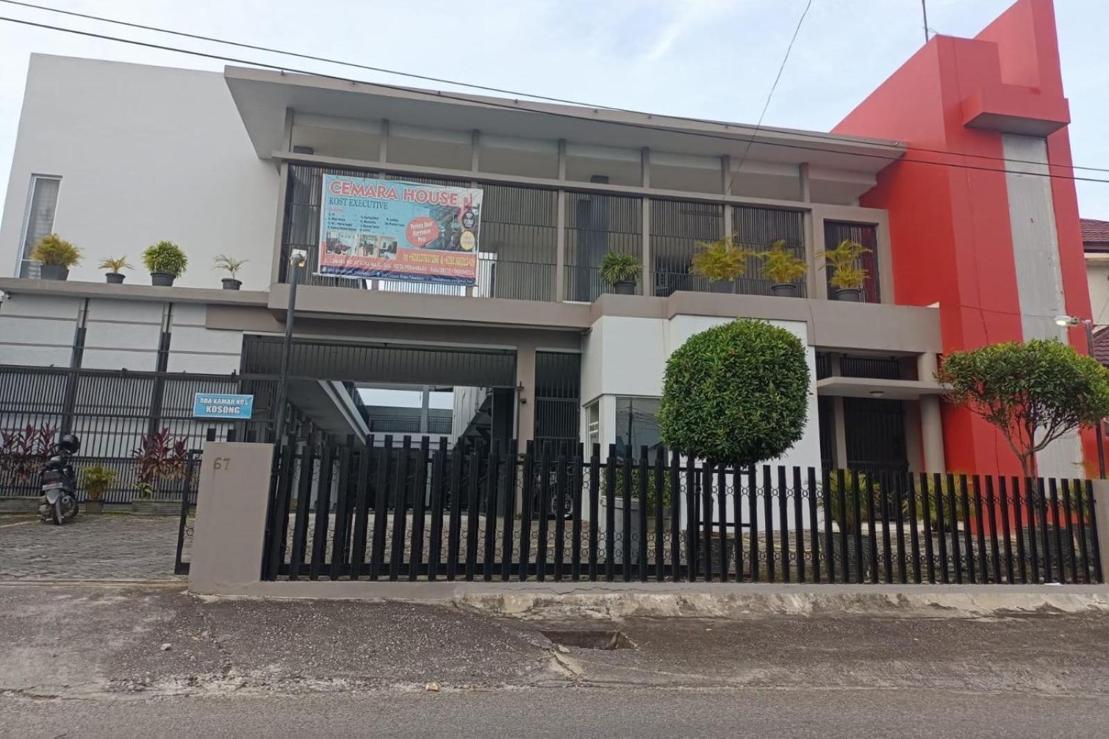 Oyo 93635 Rumah Singgah Cemara Syariah Pekanbaru Εξωτερικό φωτογραφία